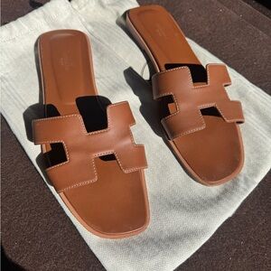 Hermes Oran 42 Gold Natural sandal